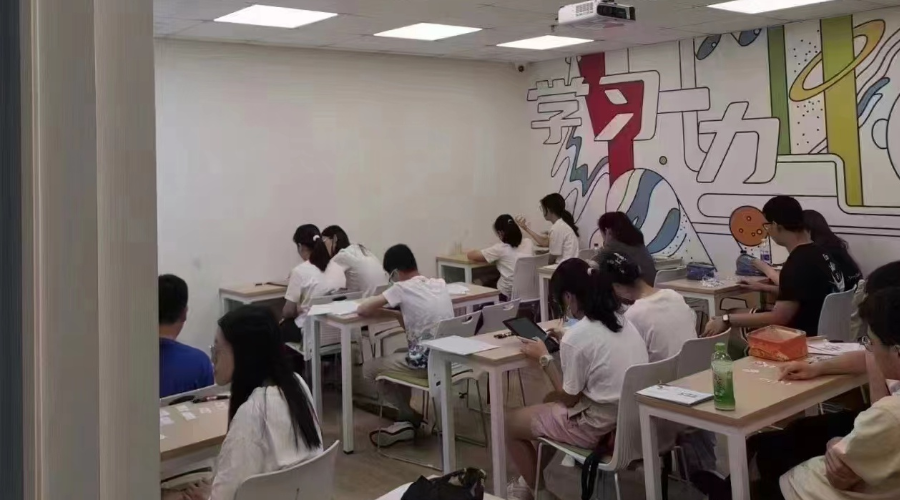 三河燕郊高三学生一轮复习跟不上，锐满分教育全年/半年 全托到底怎么选？A级资深教师授课，紧扣高考考纲与命题趋势，食宿一体、全封闭管理，为高三学子保驾护航(3)